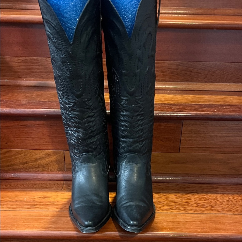 Elegant Black Leather Heeled Boots Dingo